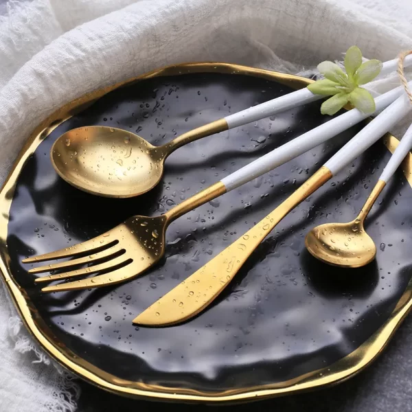 Custom-White-Handle-Cutlery-Set-4
