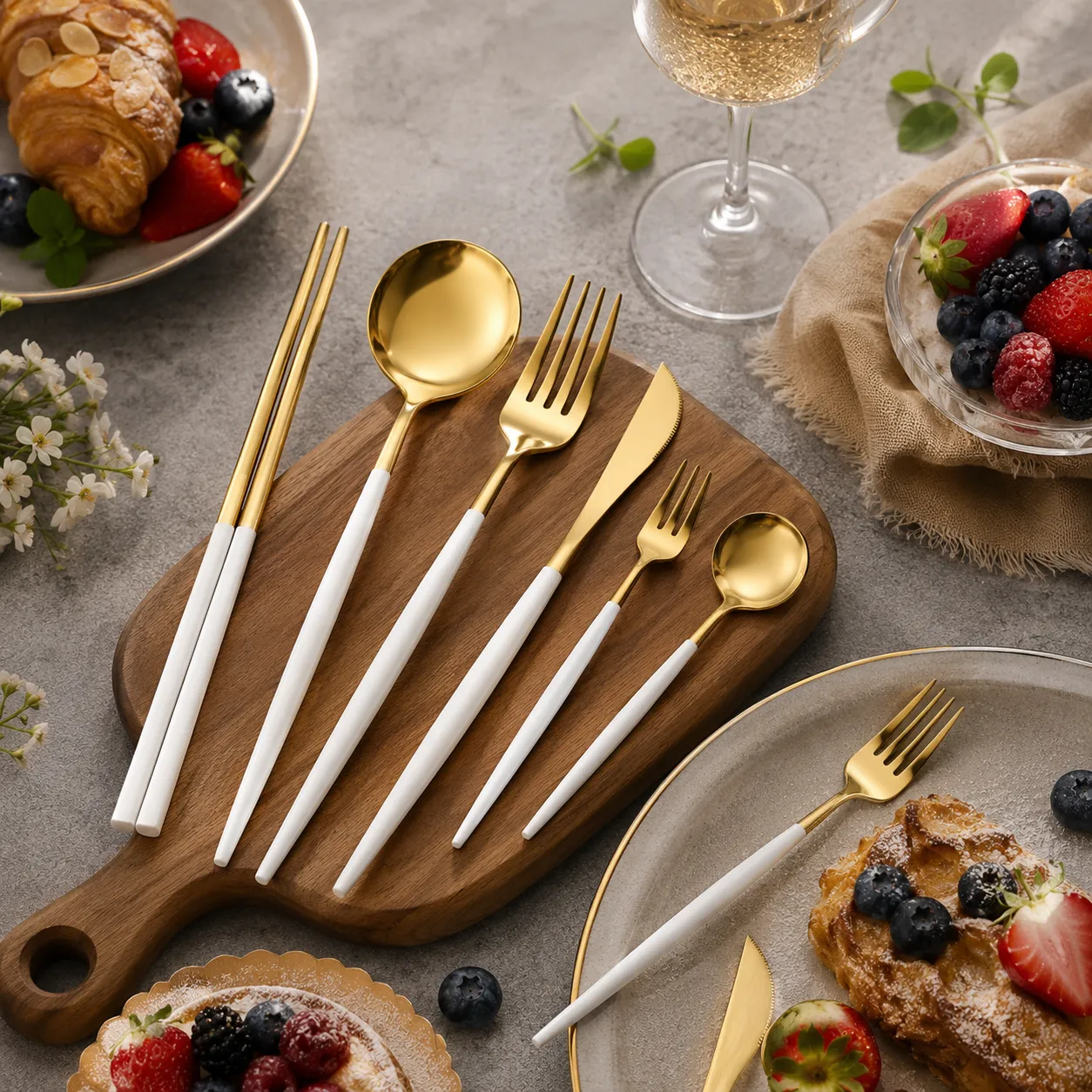 Custom-White-Handle-Cutlery-Set-8