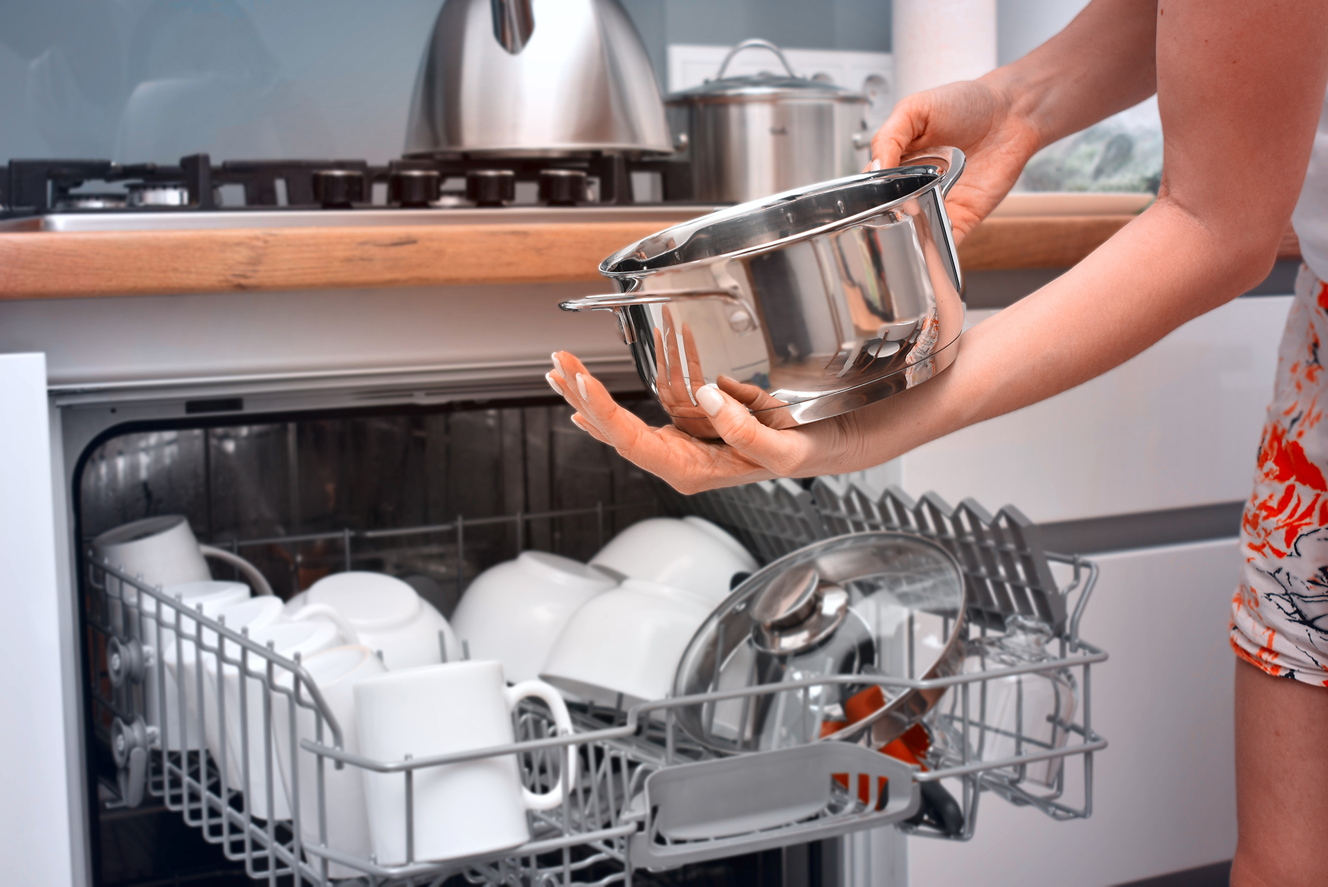 Can Stainless Steel Kitchenware Go Into the Dishwasher1